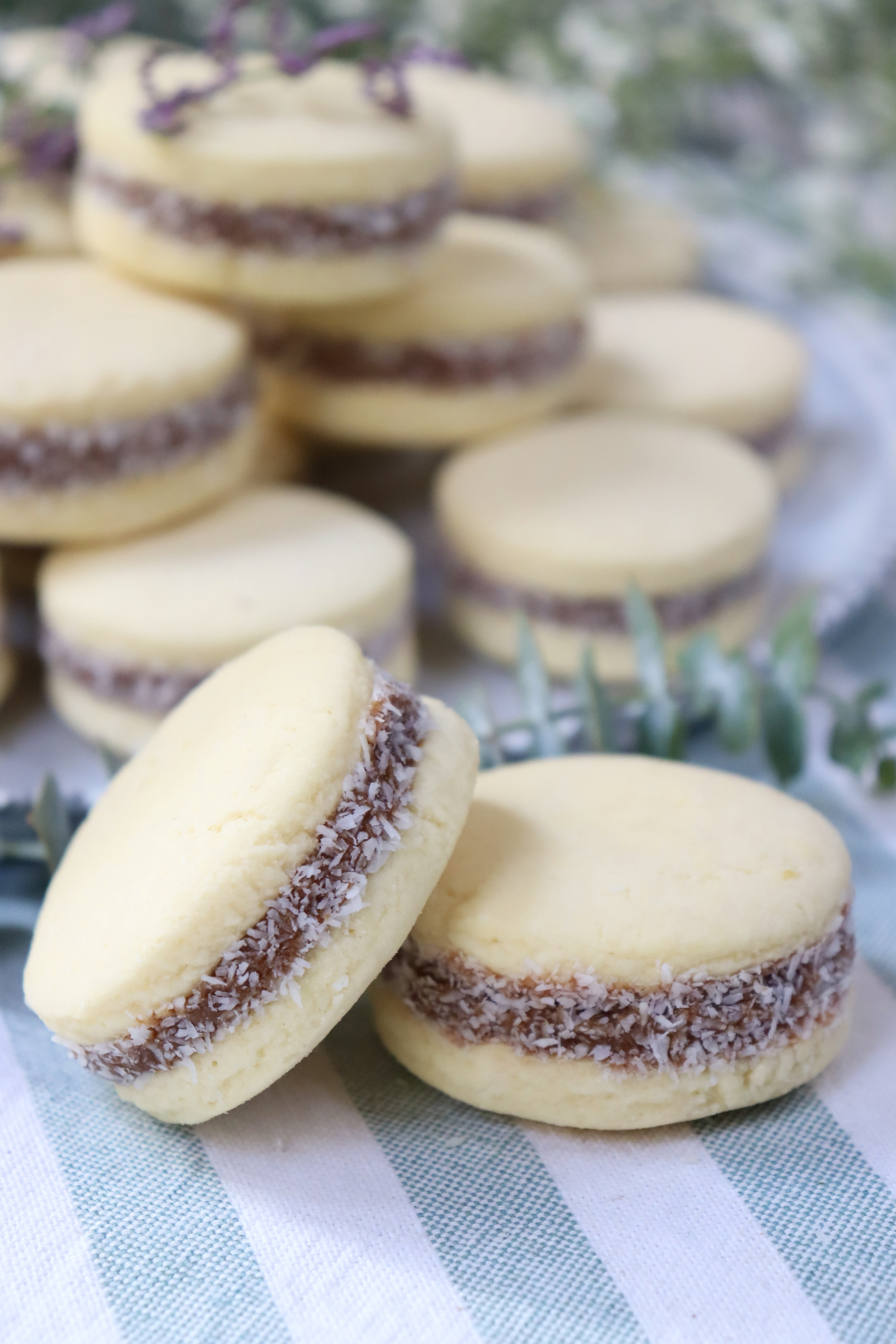 romisbakes recipe argentine cornstarch alfajores