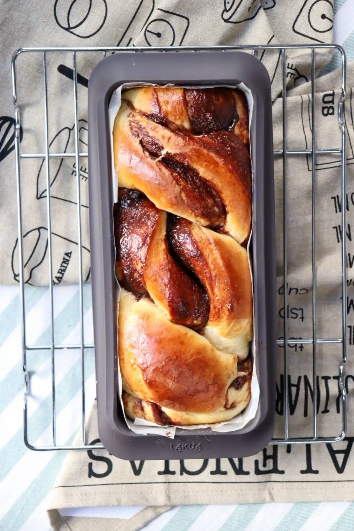 romisbakes recipe Brioche braid with dulce de leche and chocolate