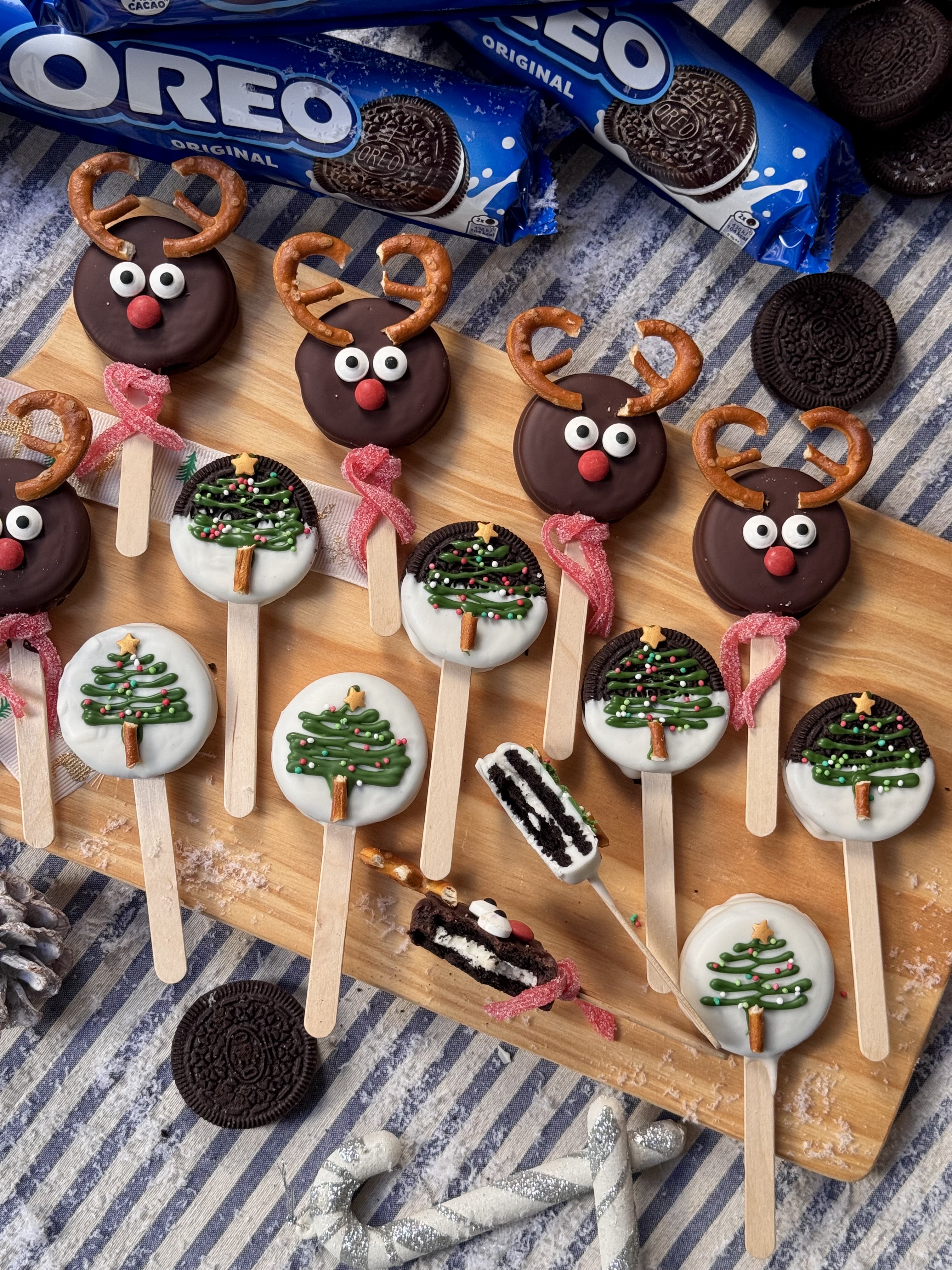 romisbakes recipe Christmas oreo pops