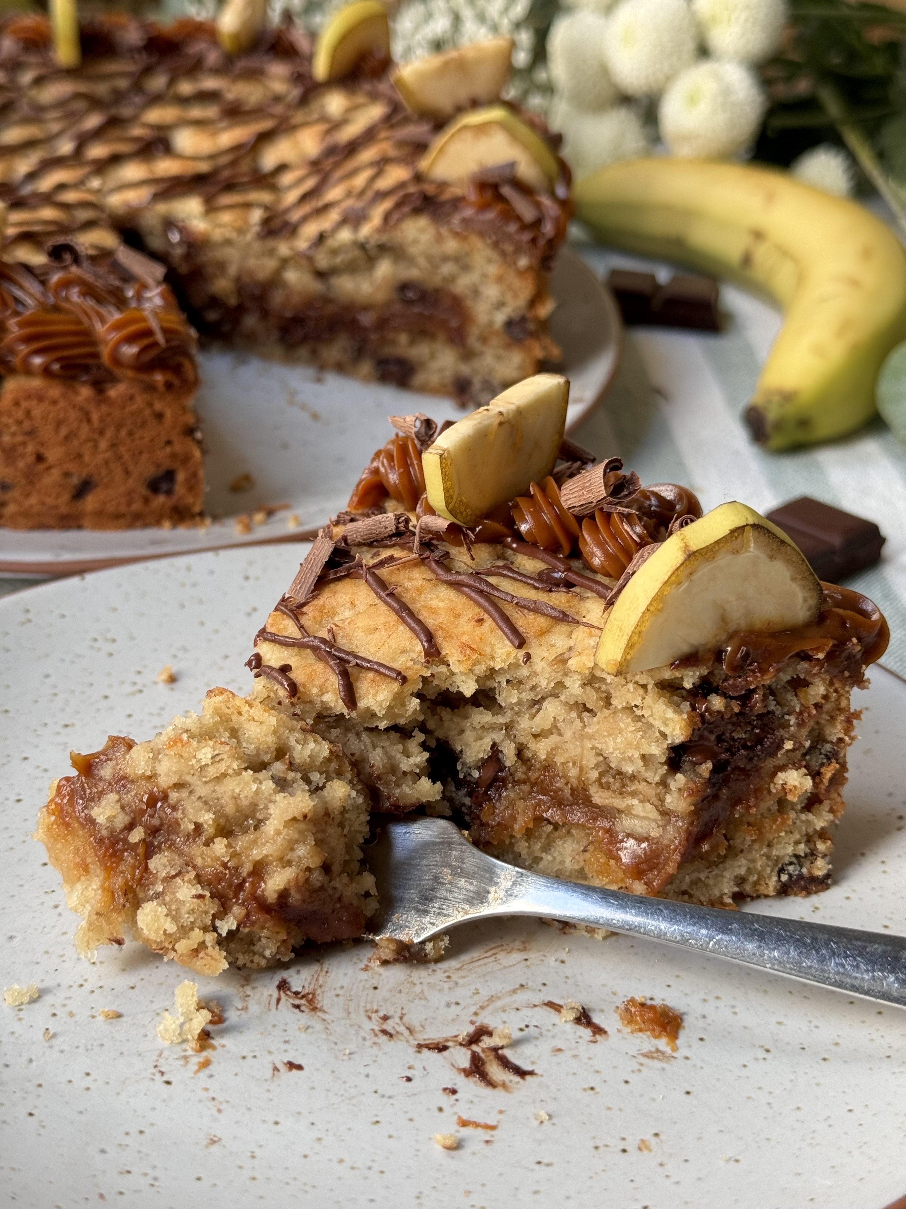 romisbakes recipe Giant banana, chocolate and dulce de leche cookie