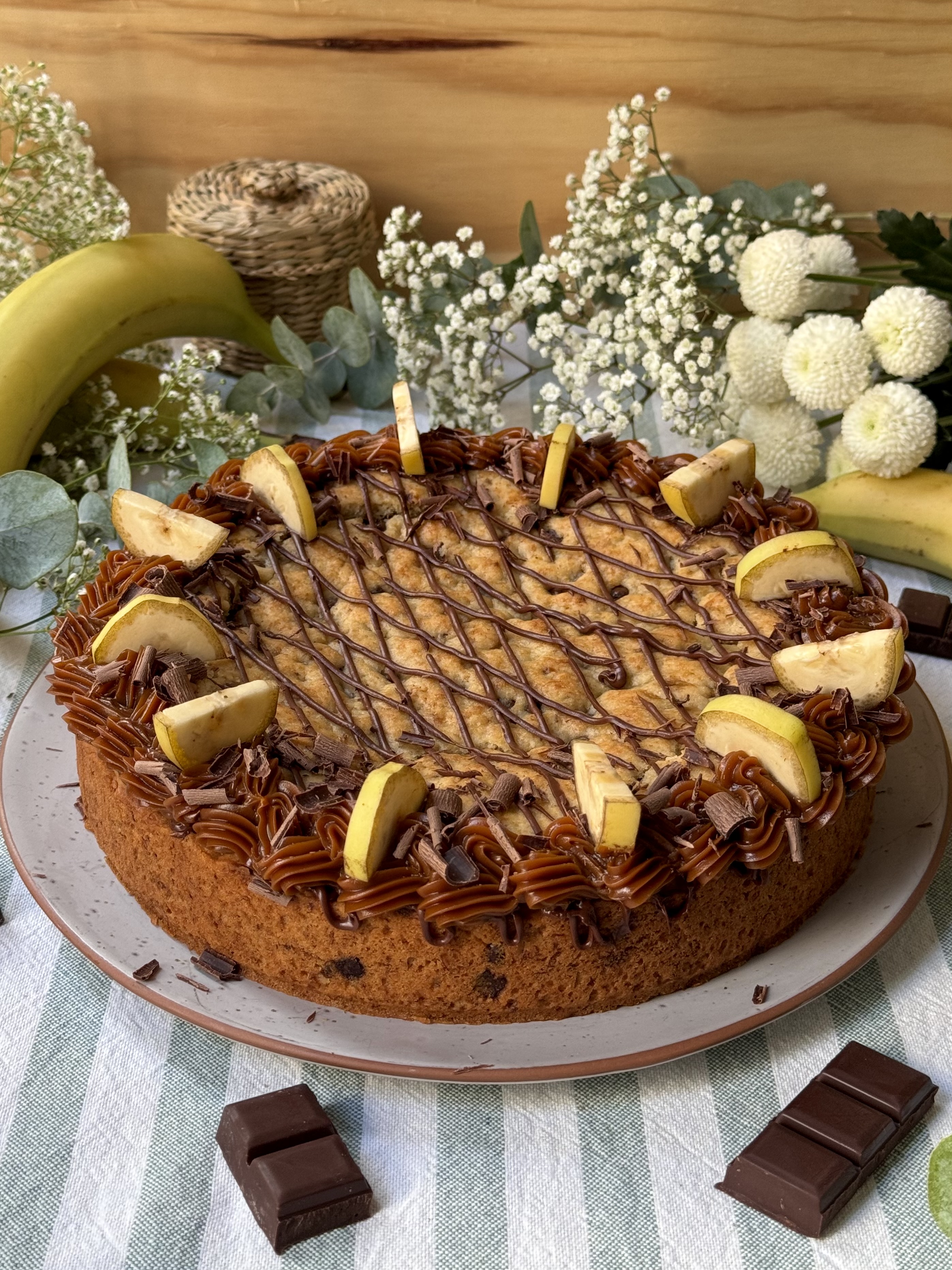 romisbakes recipe Giant banana, chocolate and dulce de leche cookie