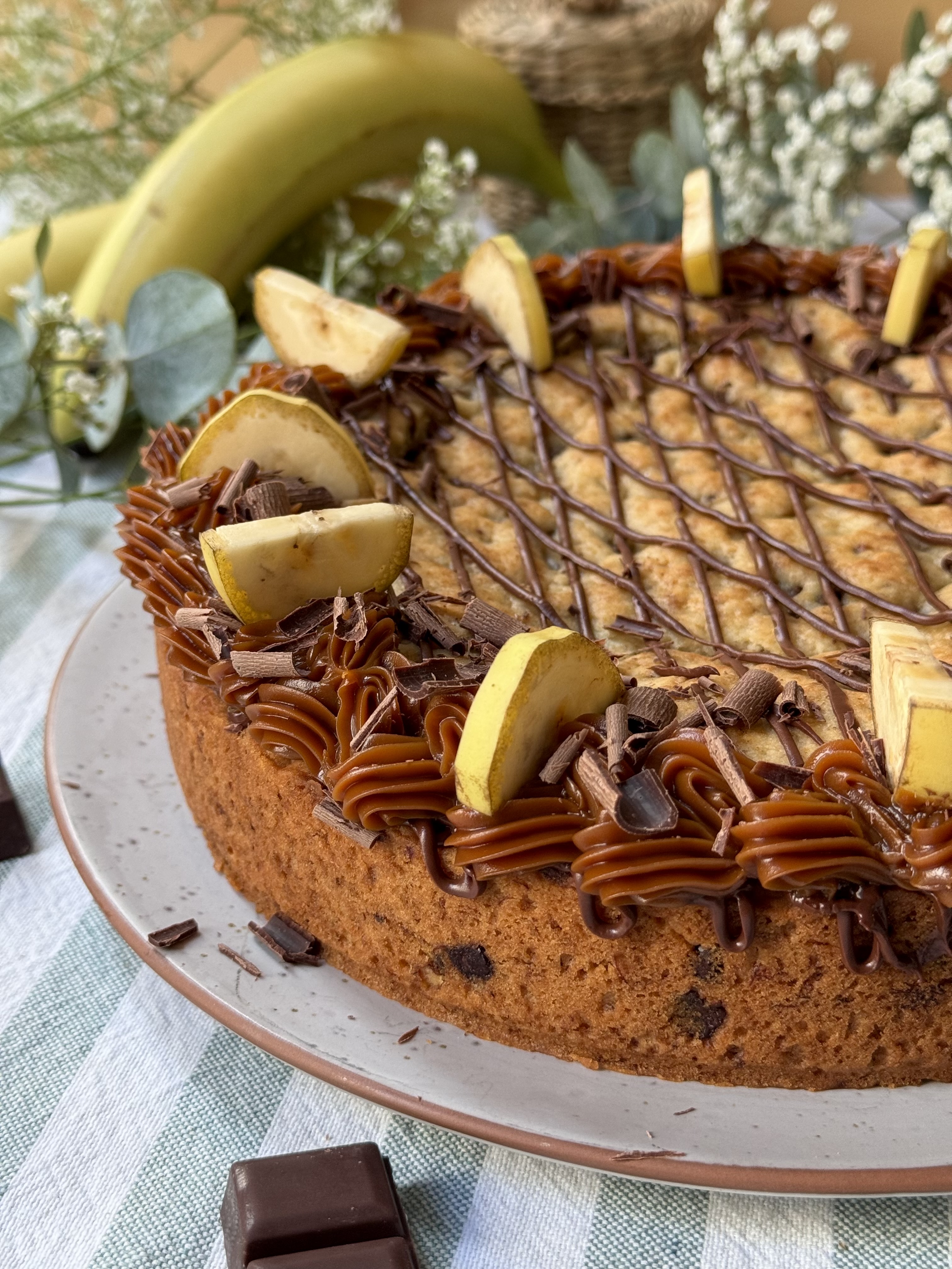 romisbakes recipe Giant banana, chocolate and dulce de leche cookie