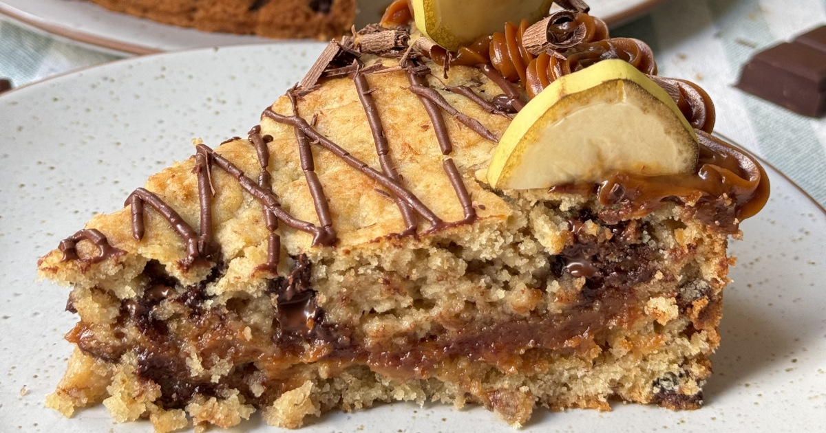 romisbakes recipe Giant Banana, Chocolate and Dulce de Leche Cookie