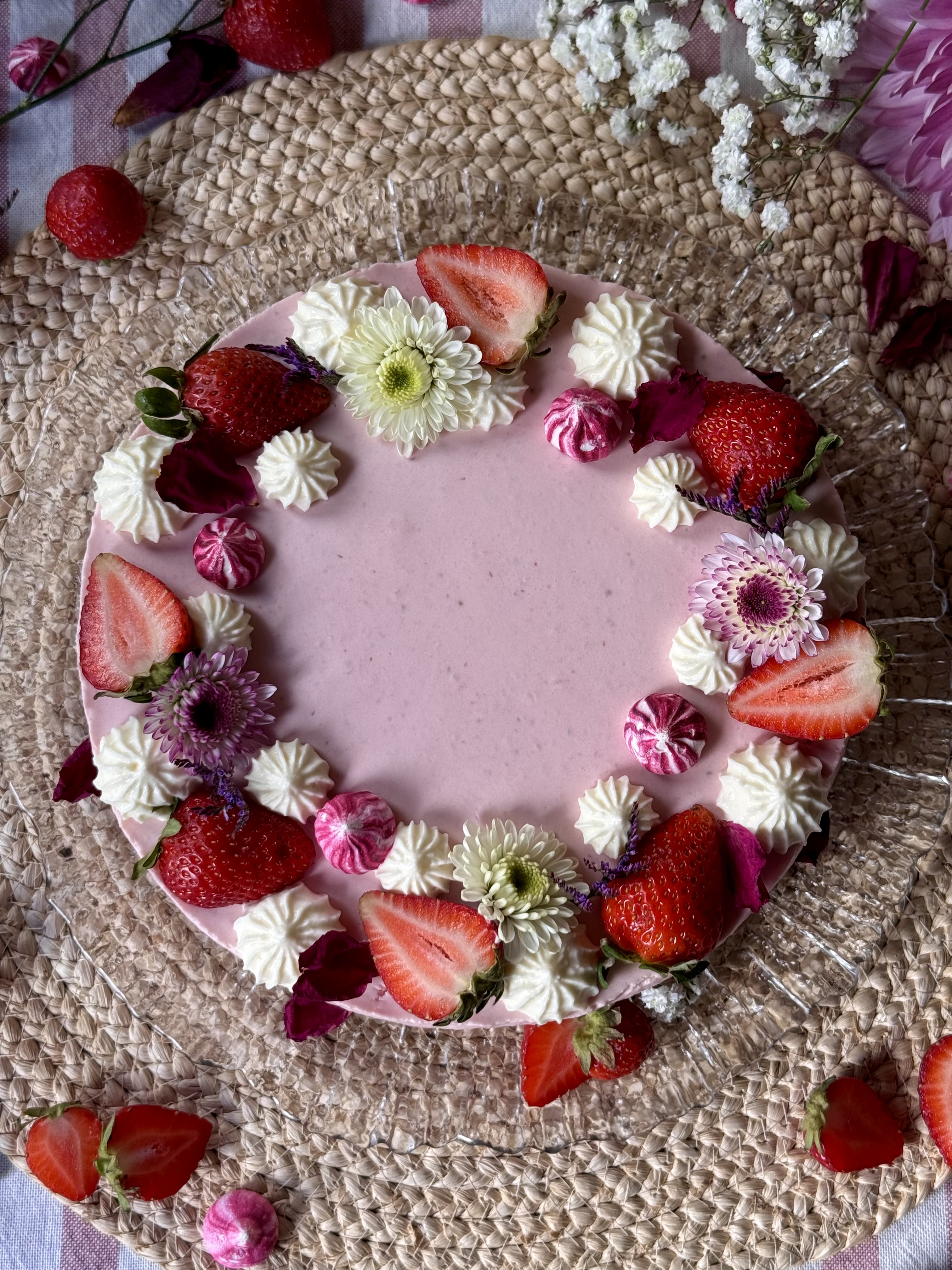 romisbakes recipe gluten-free and lactose-free strawberry cake