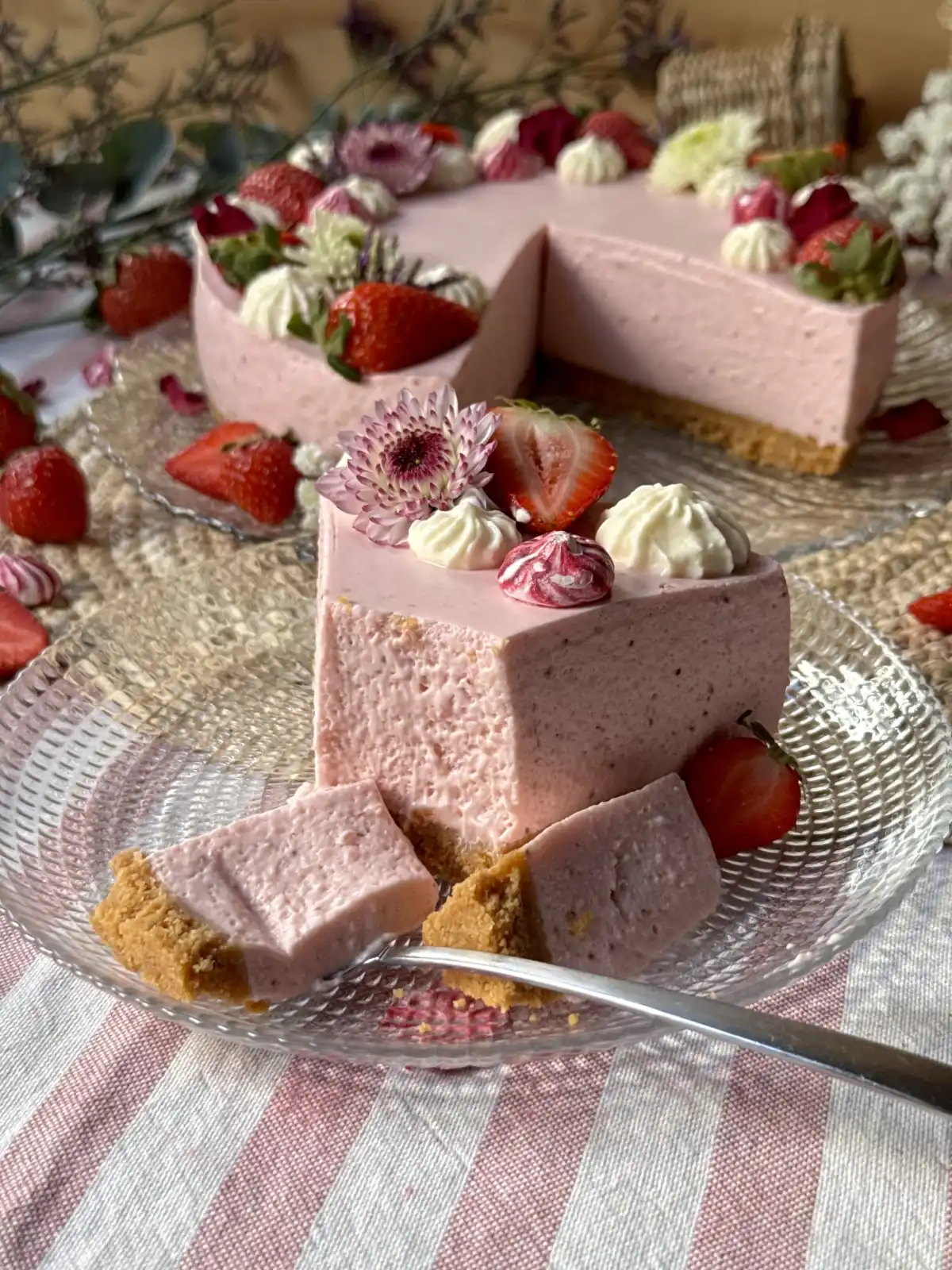 romisbakes recipe Gluten-Free and Lactose-Free Strawberry Cake
