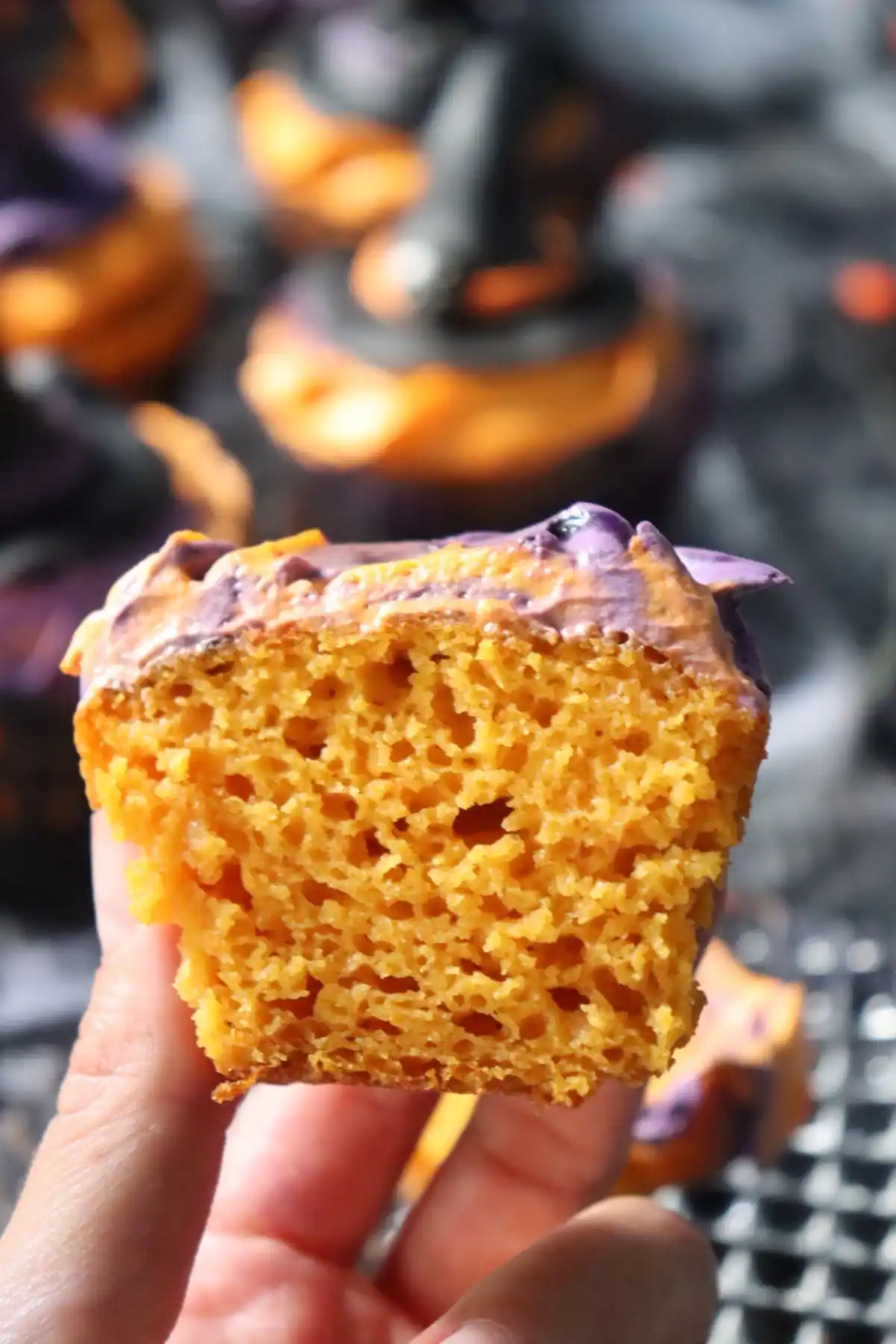 romisbakes recipe Haunted halloween cupcakes