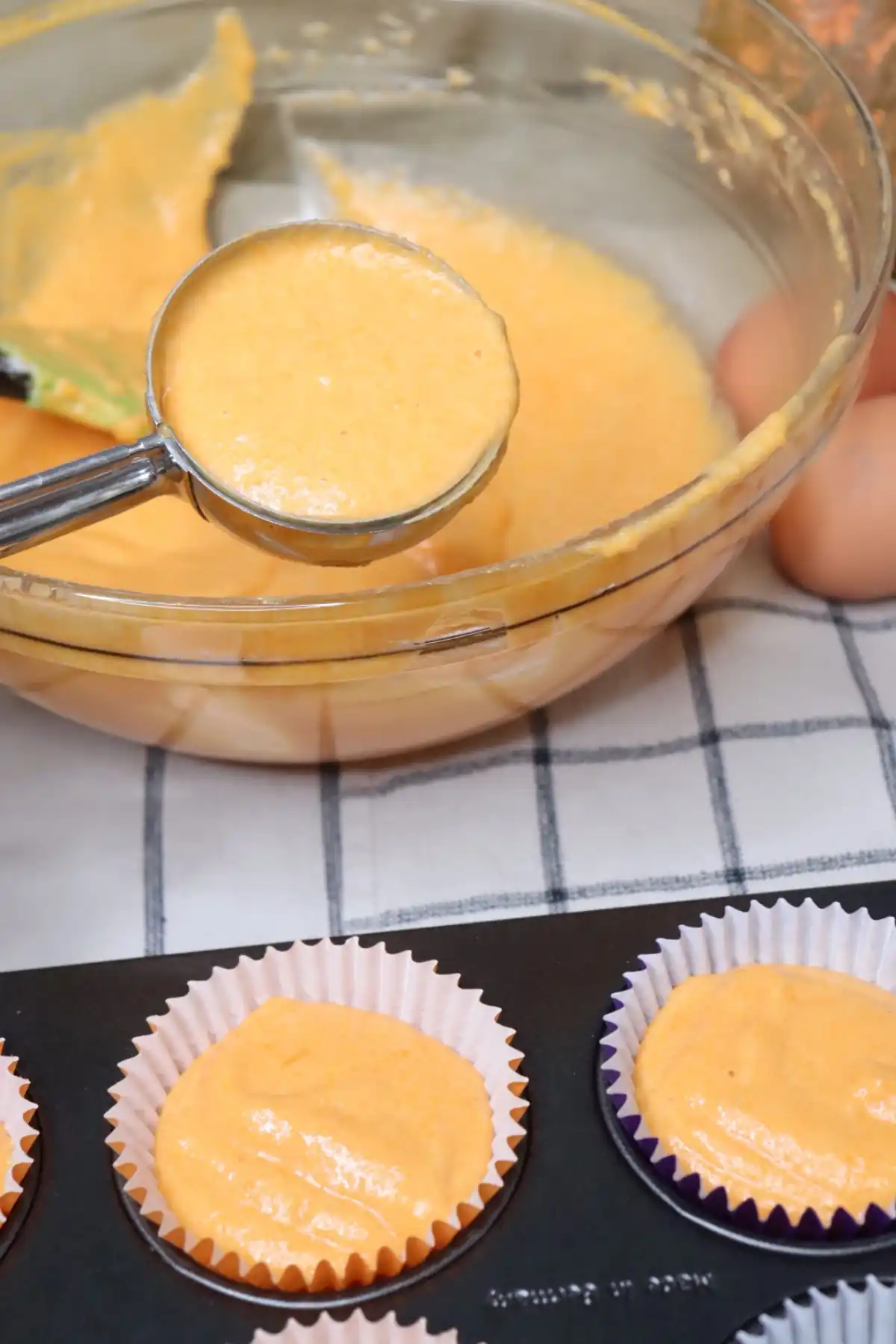 romisbakes recipe Haunted halloween cupcakes