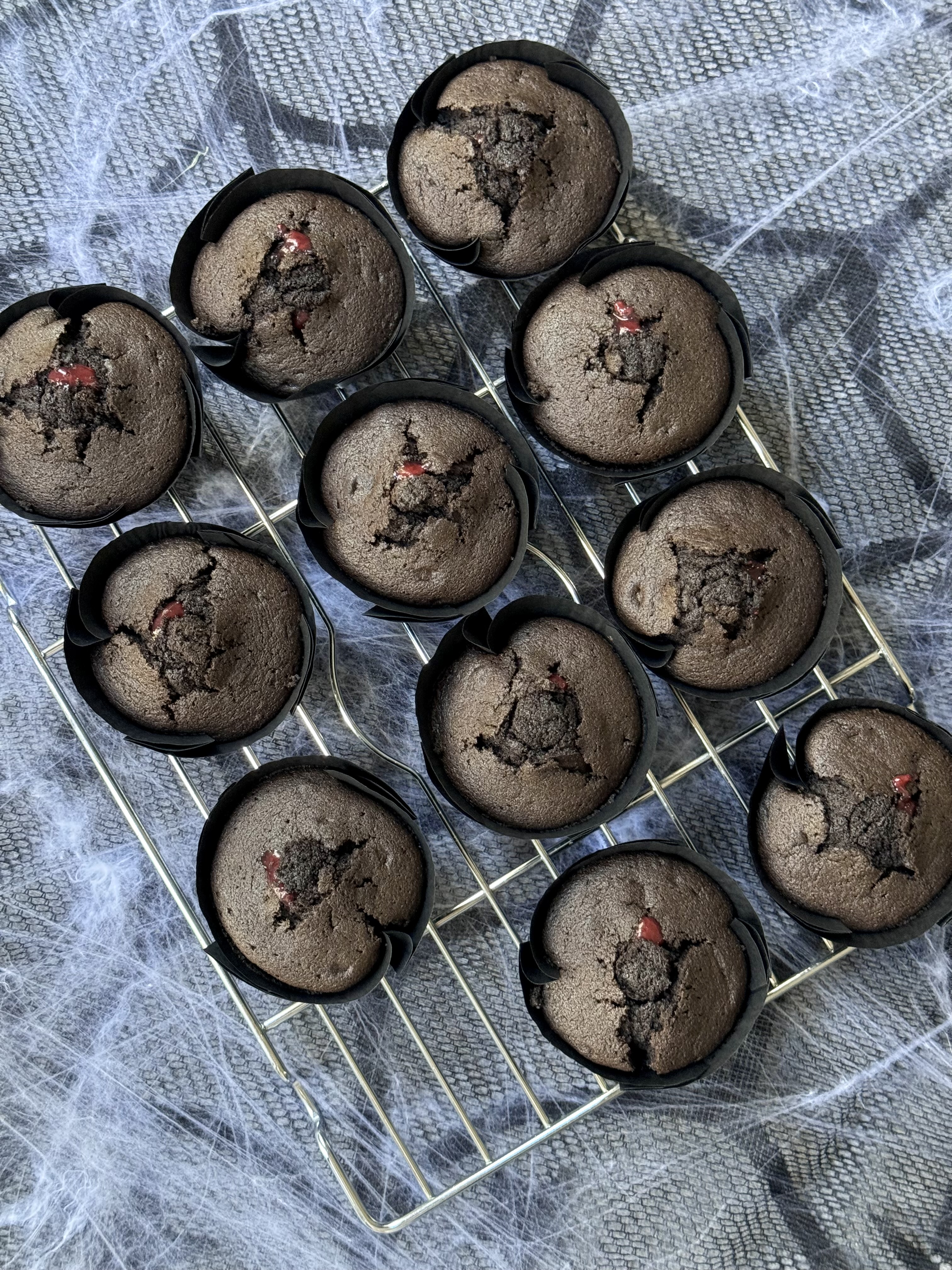 romisbakes recipe halloween oreo cupcakes