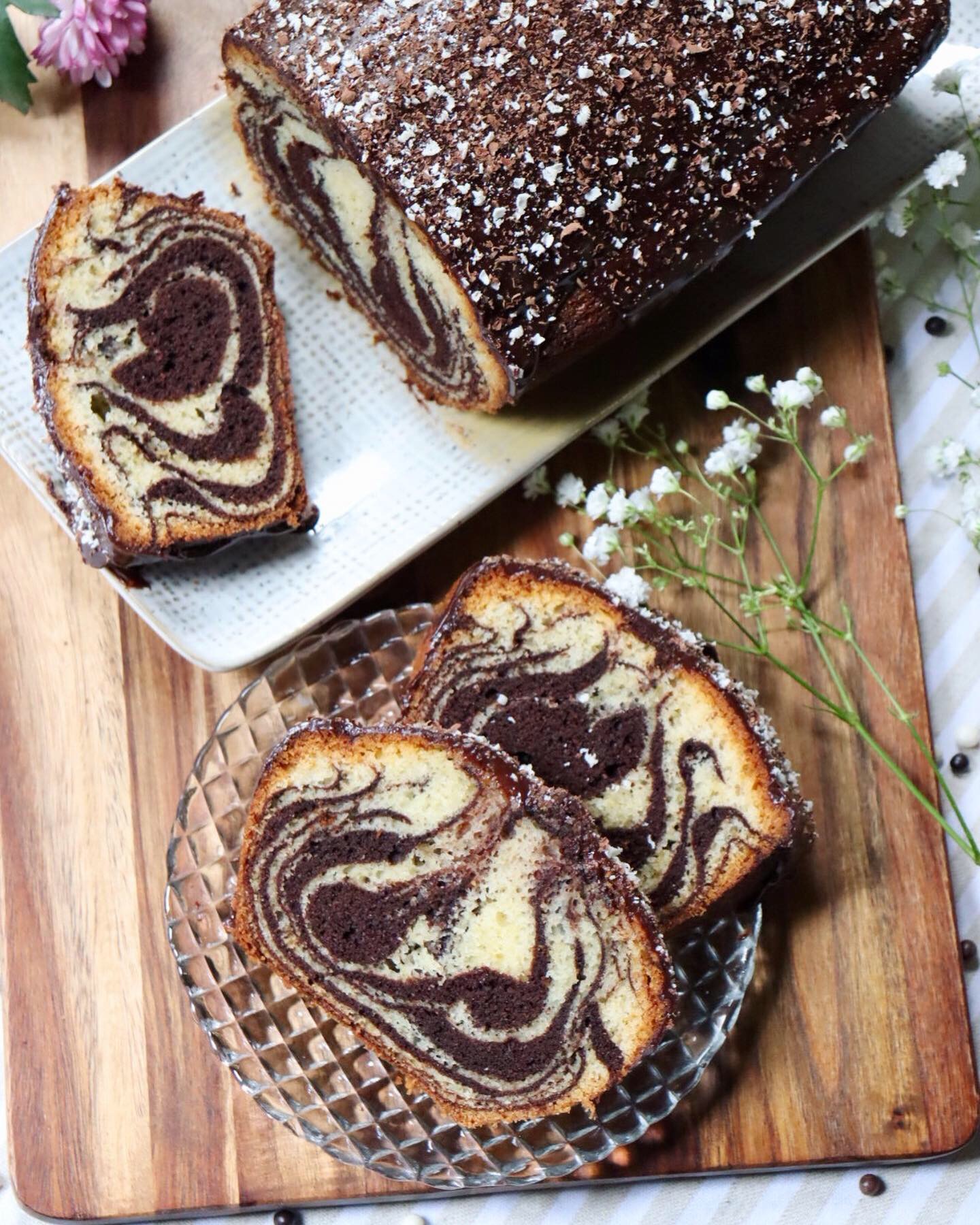 romisbakes recipe chocolate & vanilla marble cake