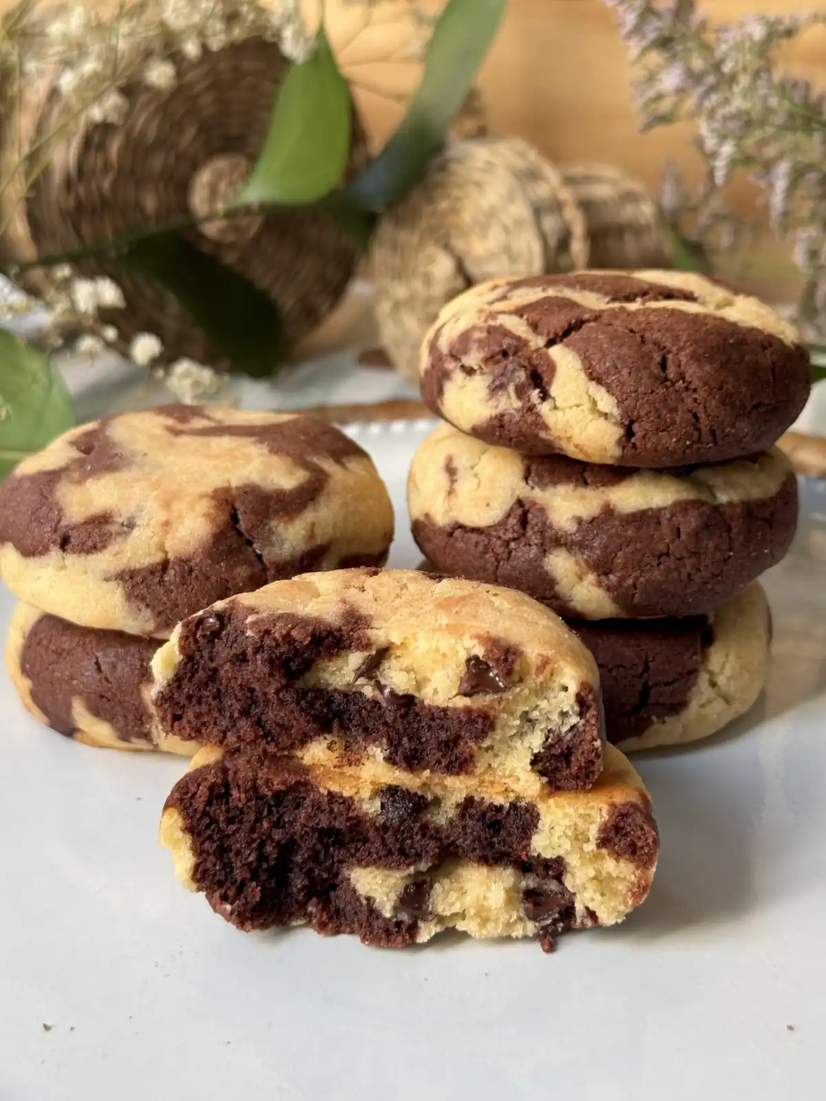 romisbakes recipe Vanilla and chocolate marble cookies