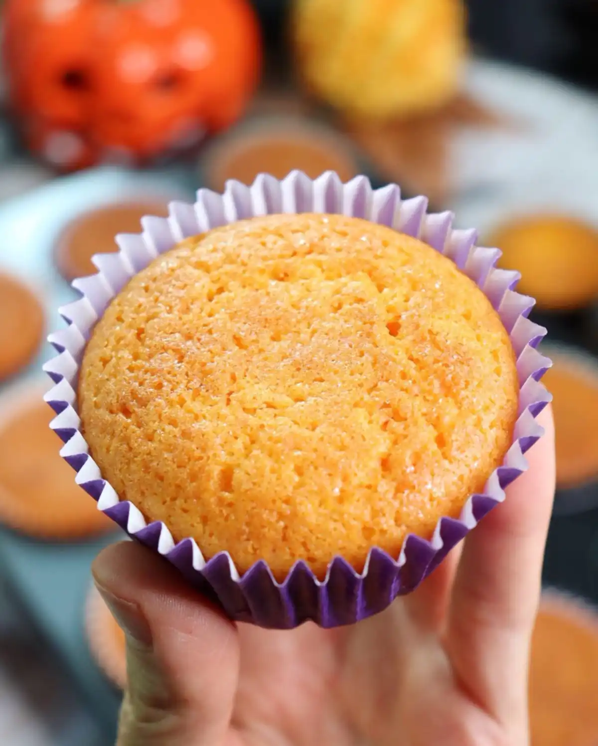 romisbakes recipe Scary Pumpkin Cupcakes