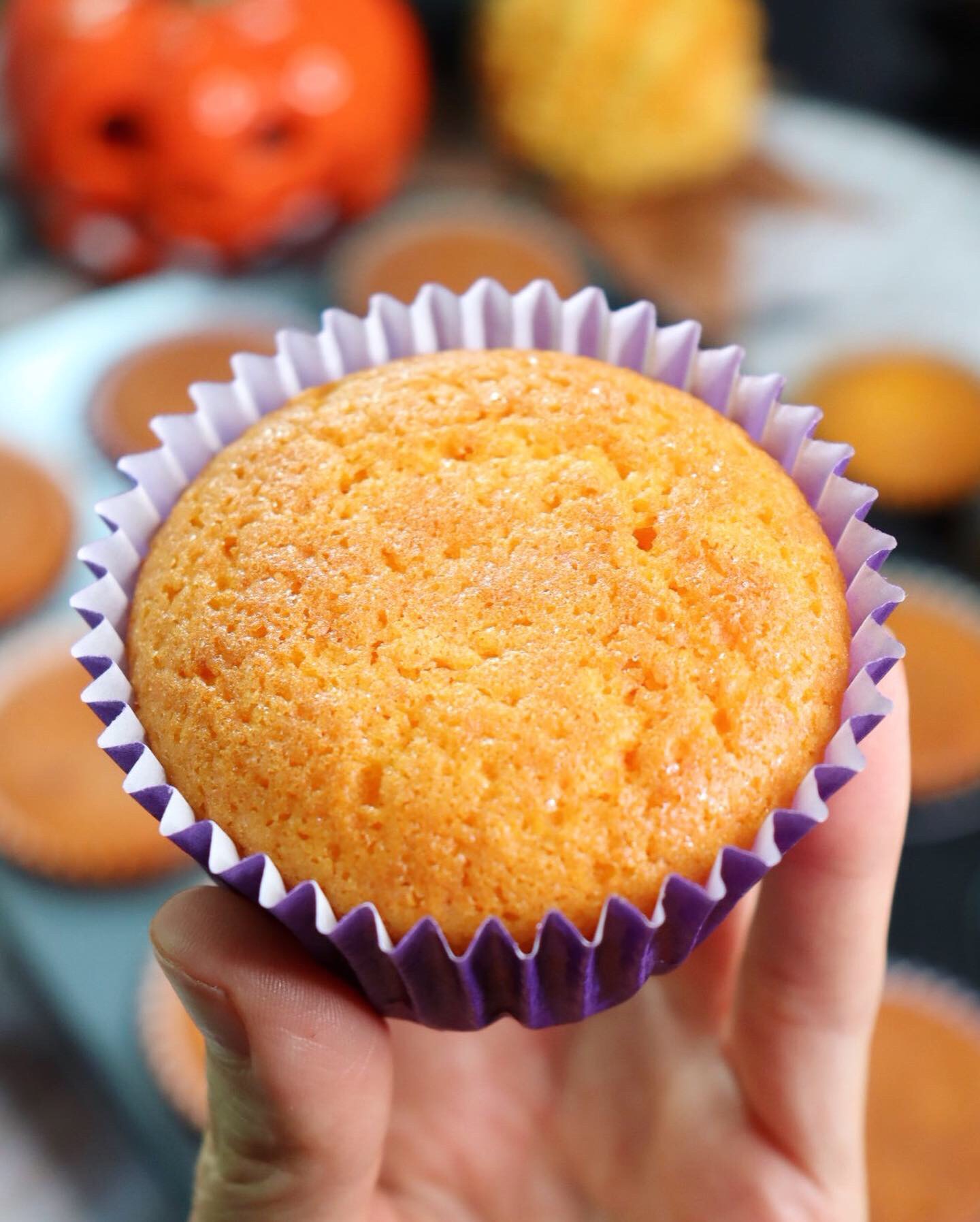 romisbakes recipe scary pumpkin cupcakes