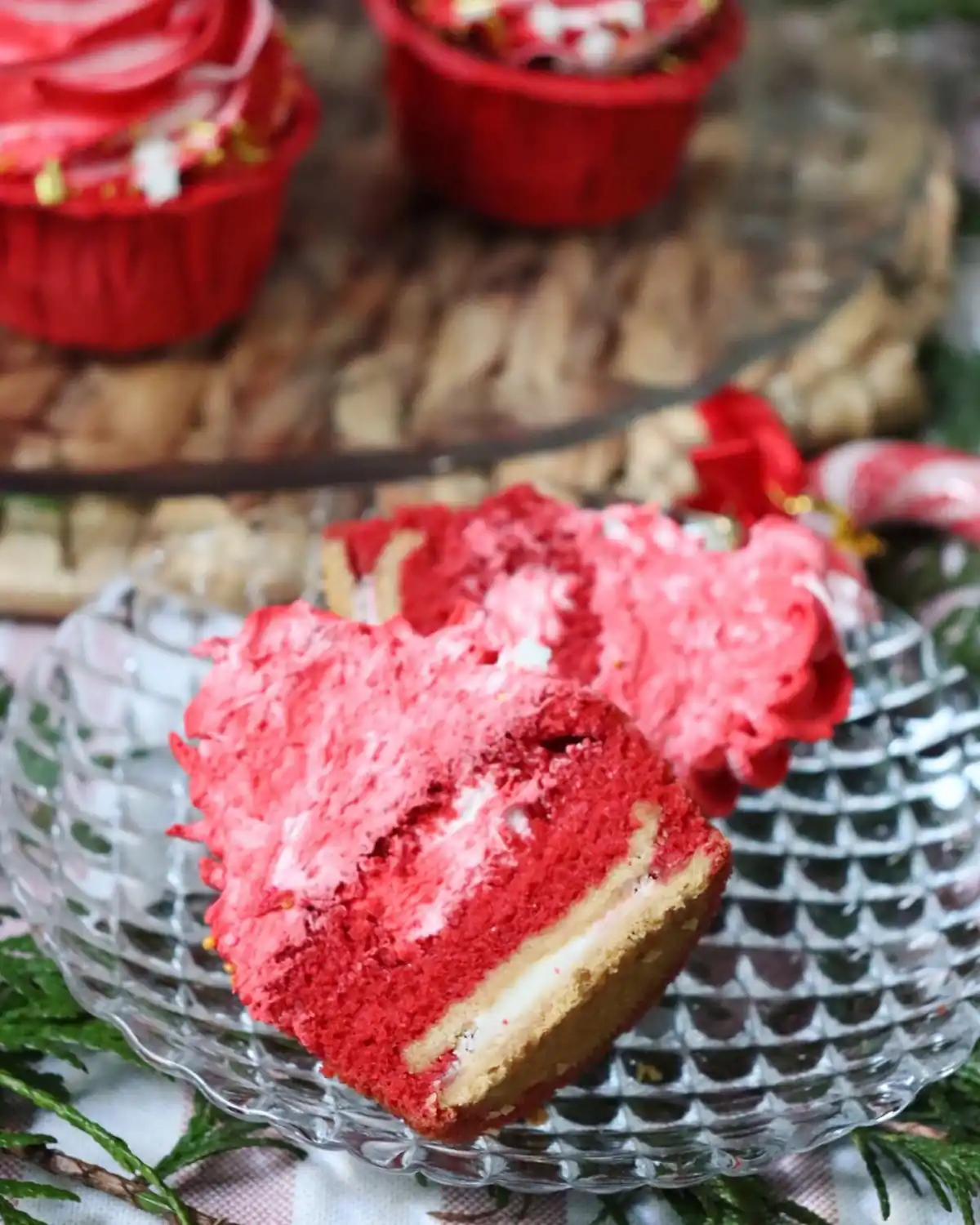 romisbakes recipe Red velvet cupcakes