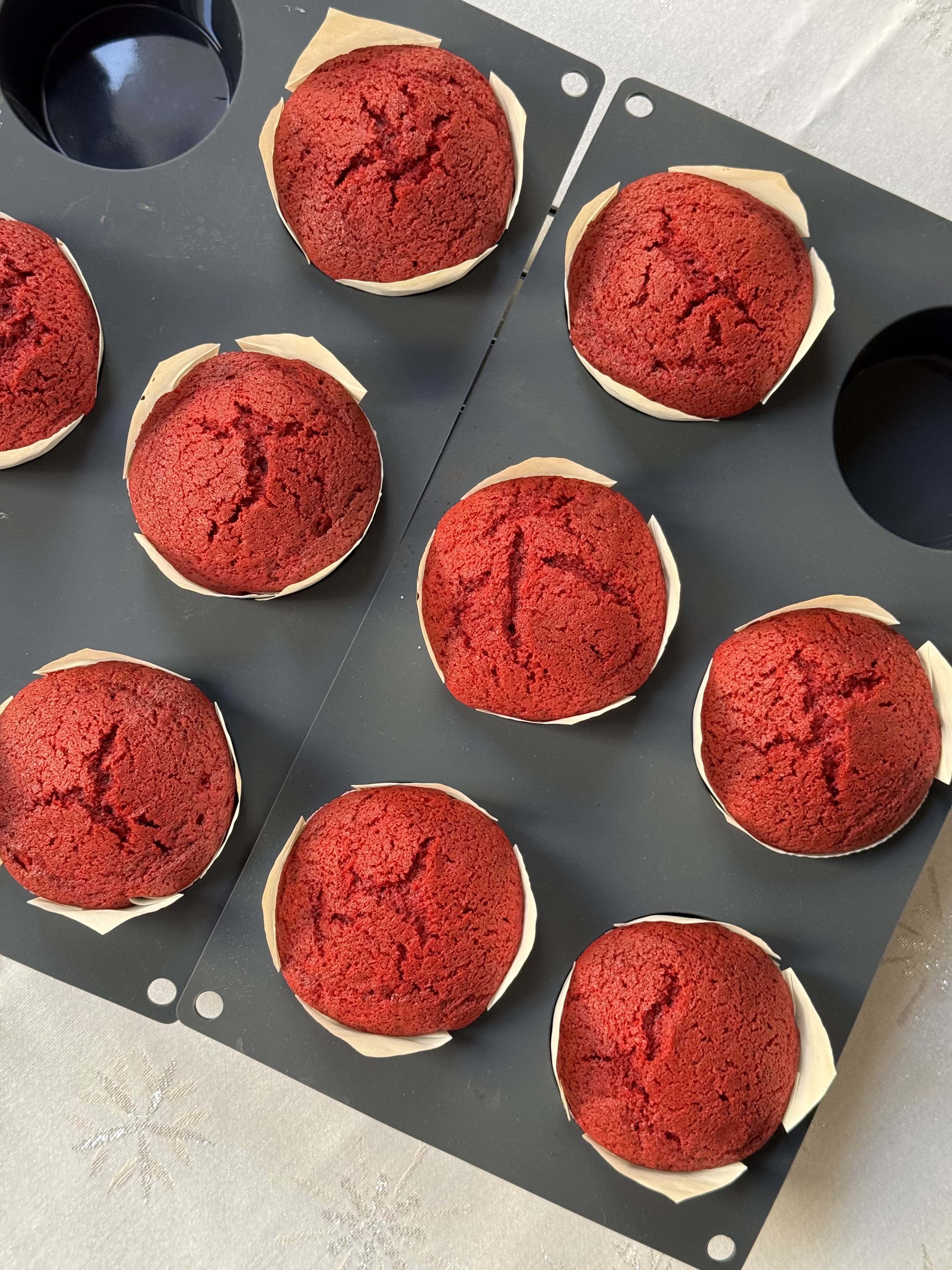 romisbakes recipe Red velvet muffins