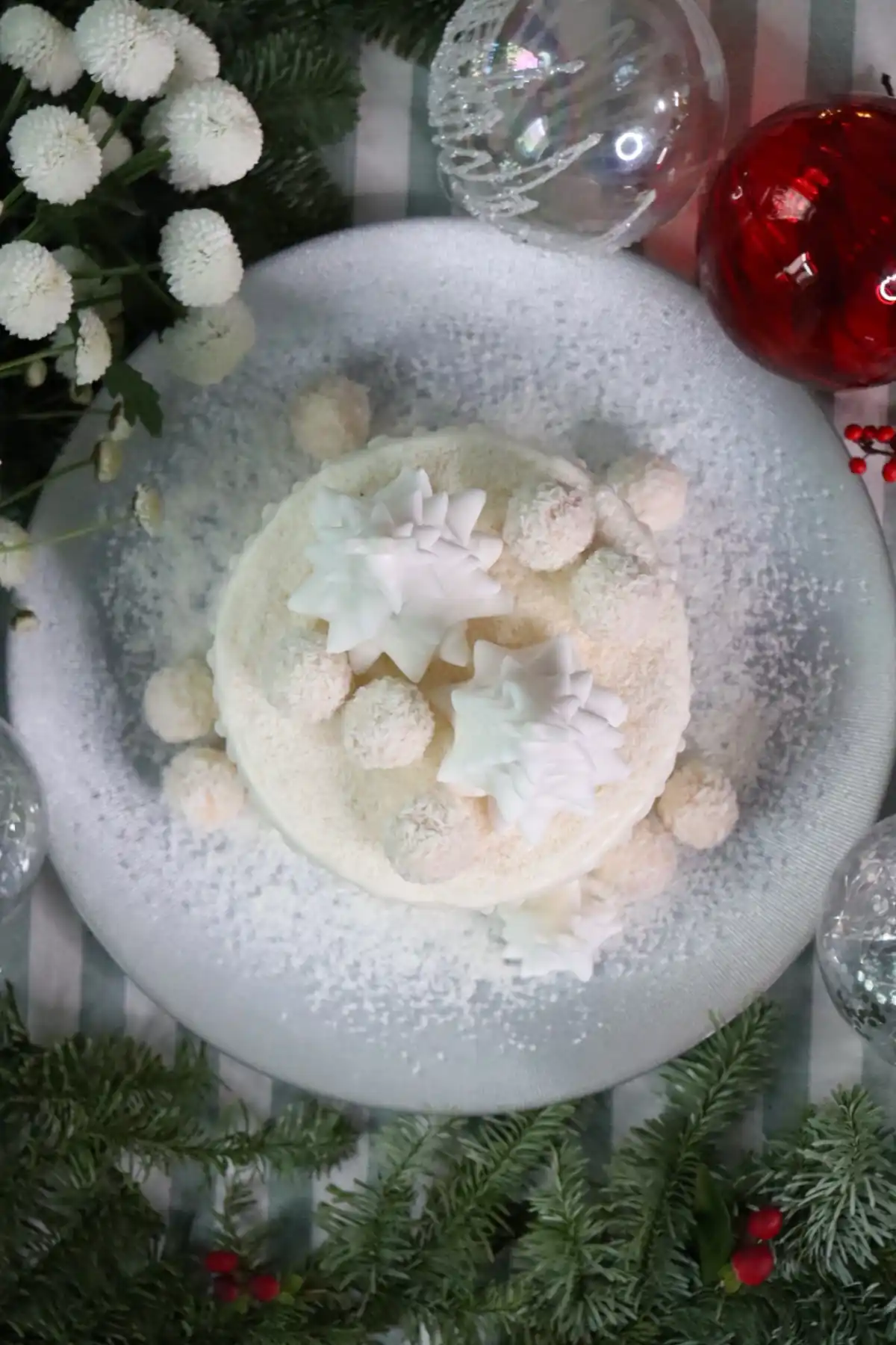 romisbakes recipe Vanilla Coconut & Pineapple Cake