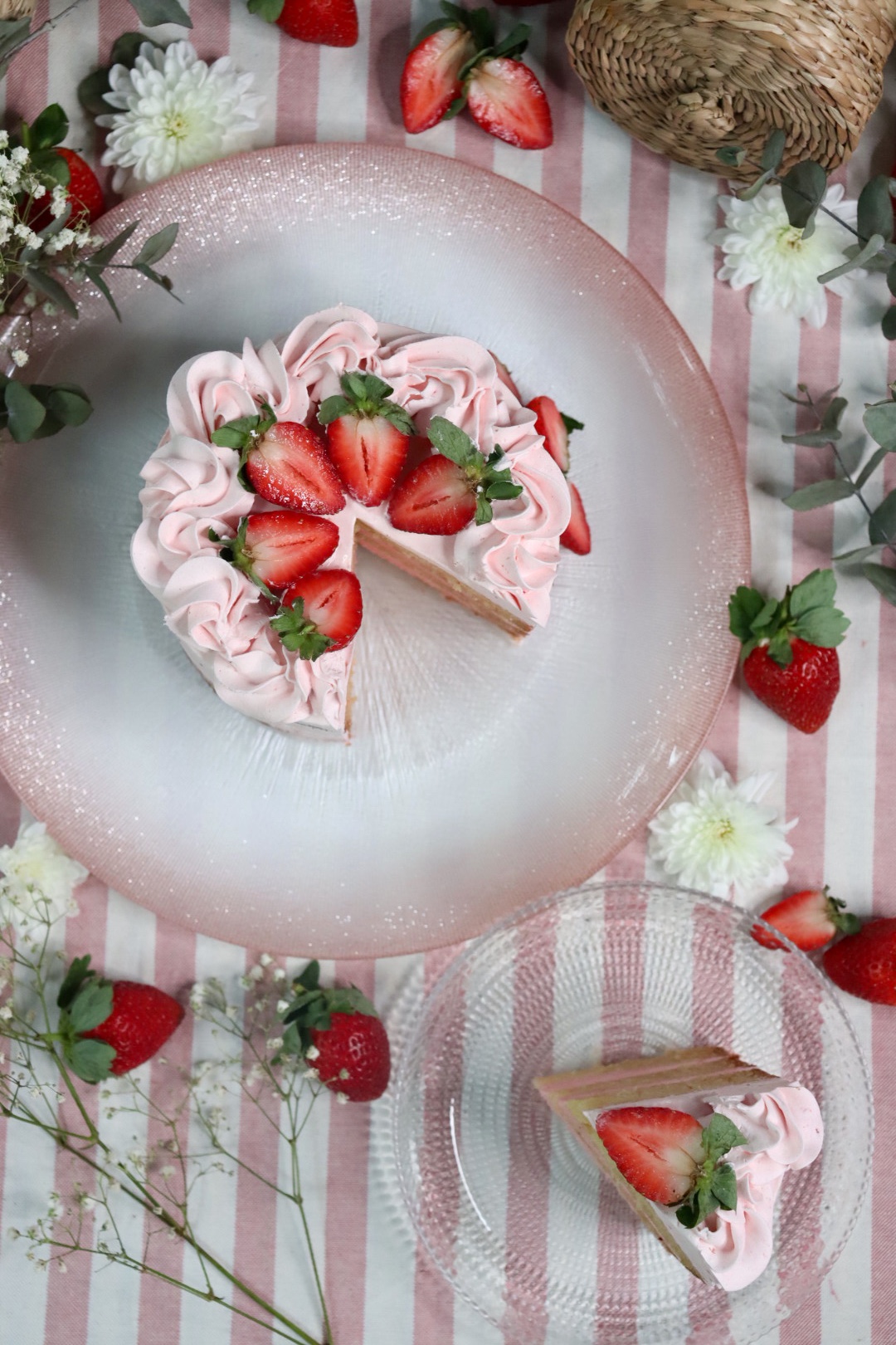 romisbakes recipe lactose free vanilla and strawberry cake